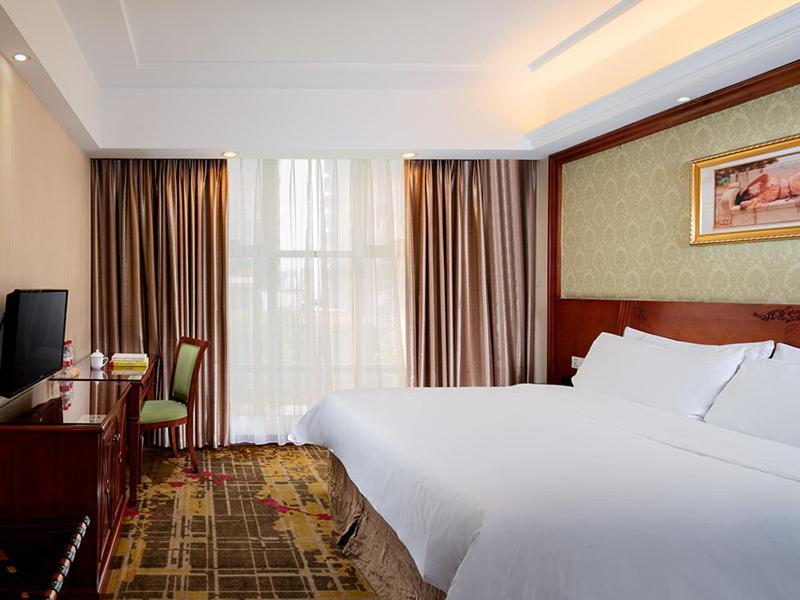 Vienna Hotel Dongguan Hou street Wanda Plaza Esterno foto