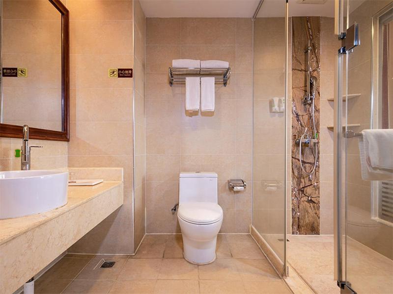 Vienna Hotel Dongguan Hou street Wanda Plaza Esterno foto